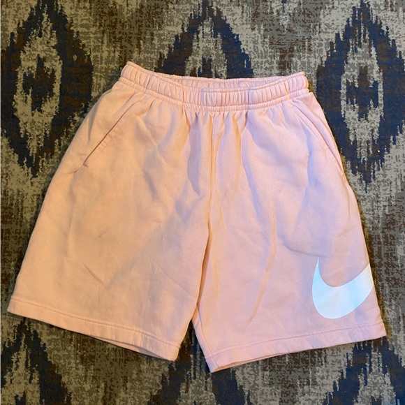 Men’s Nike shorts - Picture 2 of 3
